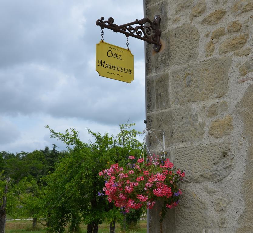 Chez Madeleine Bed and Breakfast Saint-Colomb-de-Lauzun Exteriör bild