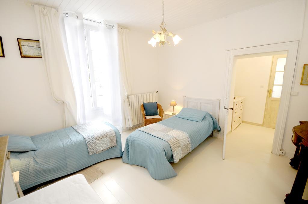 Chez Madeleine Bed and Breakfast Saint-Colomb-de-Lauzun Rum bild