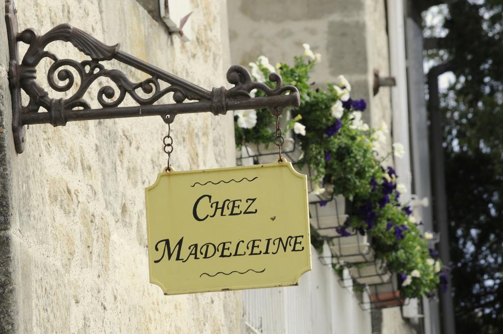 Chez Madeleine Bed and Breakfast Saint-Colomb-de-Lauzun Exteriör bild