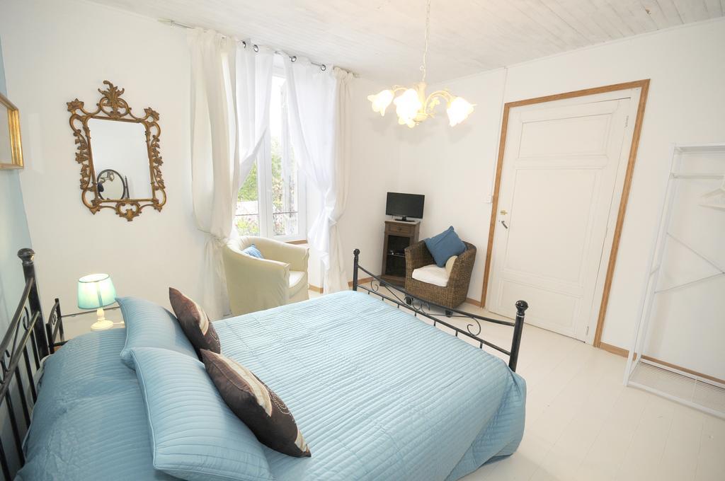 Chez Madeleine Bed and Breakfast Saint-Colomb-de-Lauzun Rum bild