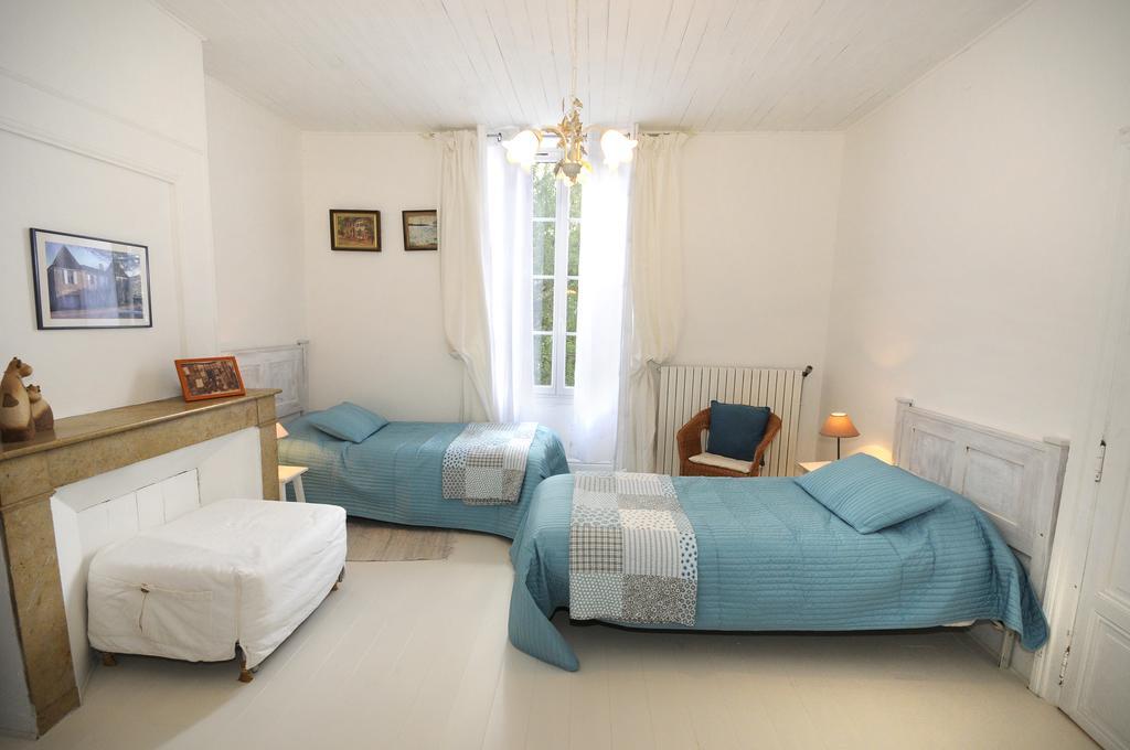 Chez Madeleine Bed and Breakfast Saint-Colomb-de-Lauzun Rum bild